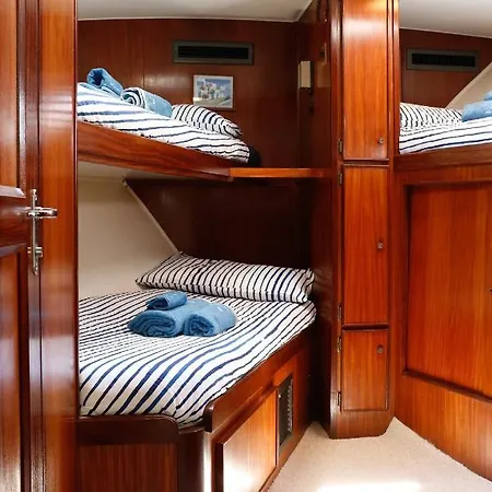 Samos Bed & Boat * מרצאממי