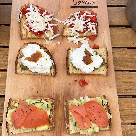 Samos Bed & Boat Botel *