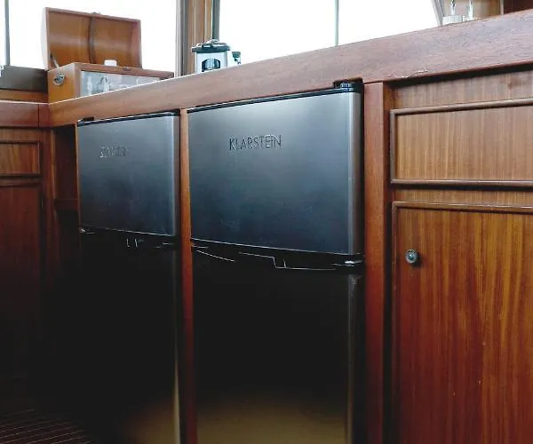 Samos Bed & Boat * 马尔扎梅米