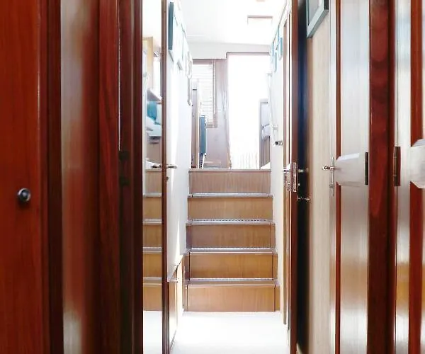 Samos Bed & Boat * 马尔扎梅米