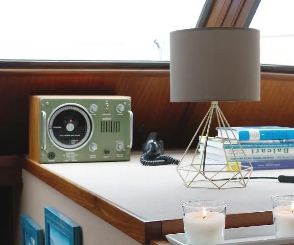 Samos Bed & Boat * 马尔扎梅米