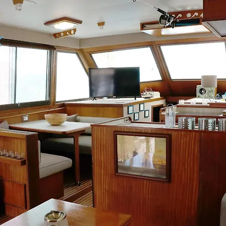 Samos Bed & Boat