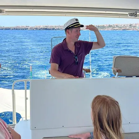 Ботель Samos Bed & Boat *